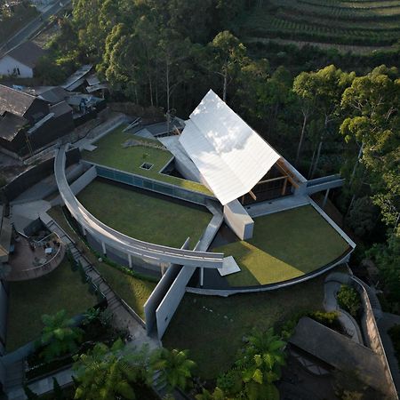 Sunsetfalls Gardens And Resort Magelang Buitenkant foto
