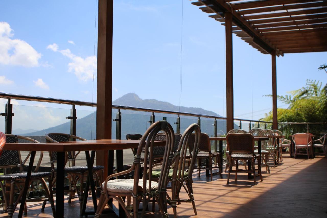 Sunsetfalls Gardens And Resort Magelang Buitenkant foto